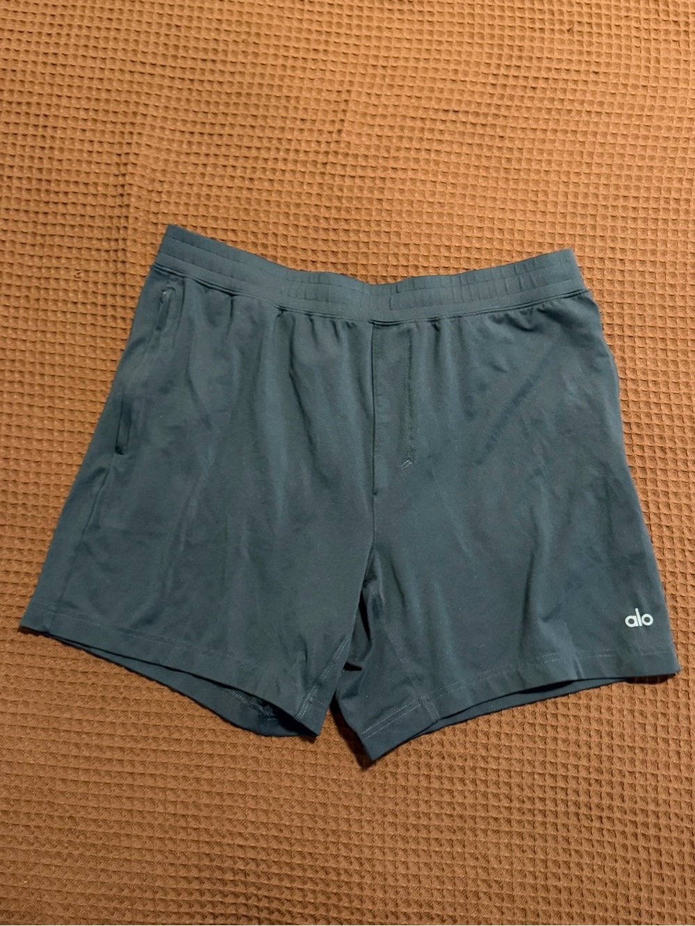 Alo Men’s Elastic Waist Performance Shorts - Dark Blue 5 Inch Inseam